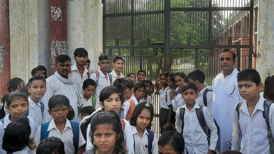 Villagers locked Government School gate In Jalalpur Kalan of Jind Against Education Department transfer policy