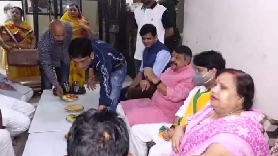 Indore: Scindia suddenly reached Vijayvargiya's house, Kailash was shocked to see his surprise