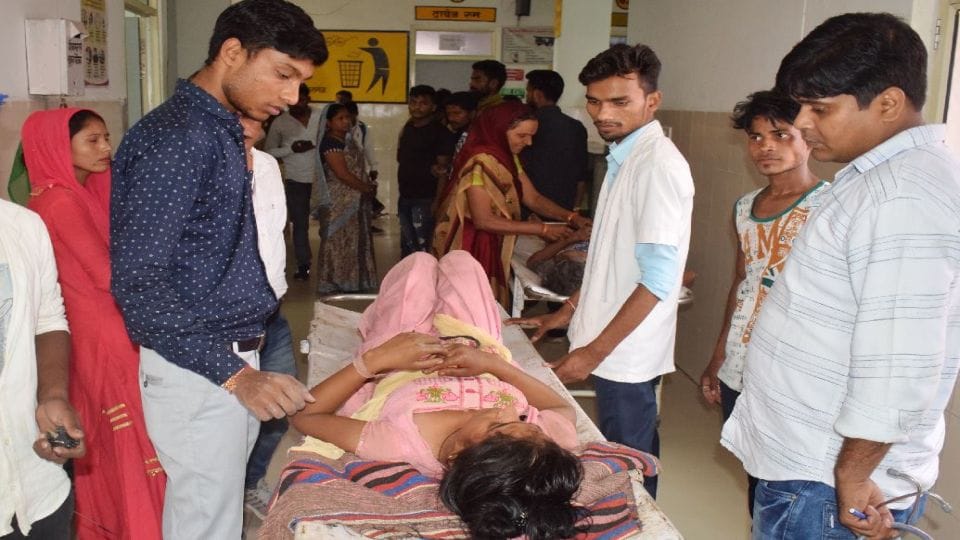 Woman dies due to falling roof of house built under Indira Awas Yojana in Kasganj