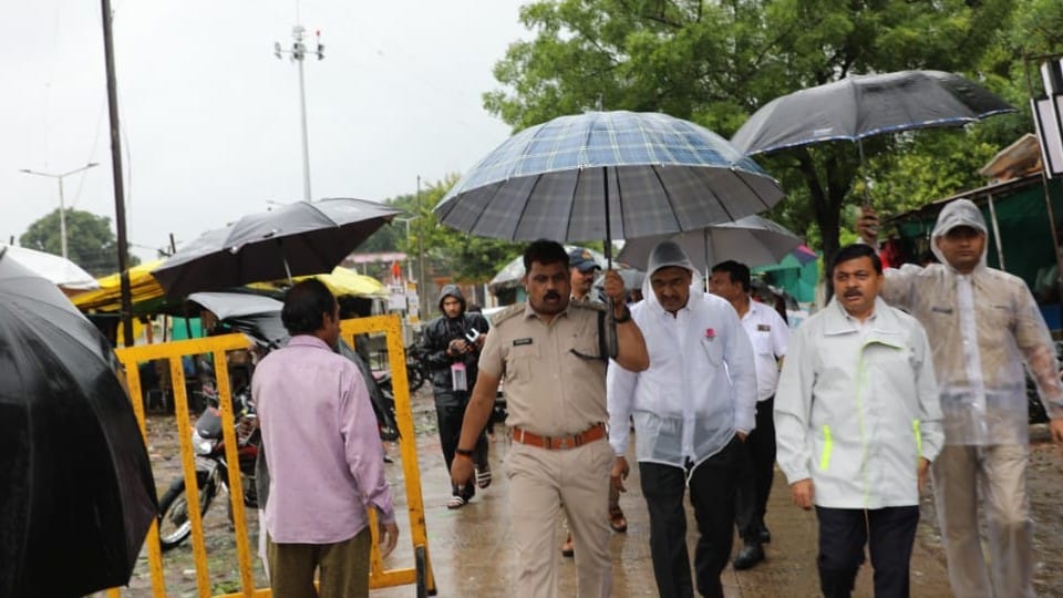 Shajapur: Chilar dam overflowed, Collector-SP inspected