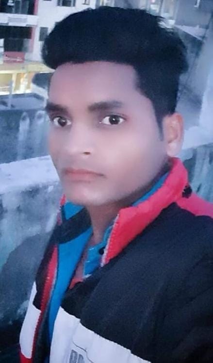The current ran in the field by fencing, the young man died after being hit