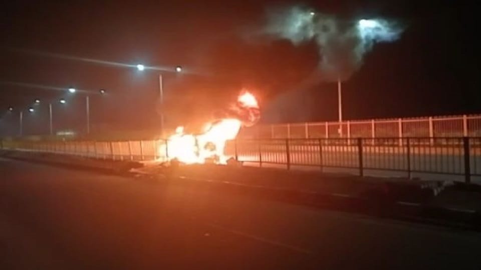 Moving Car Caught Fire In Mathura crime news