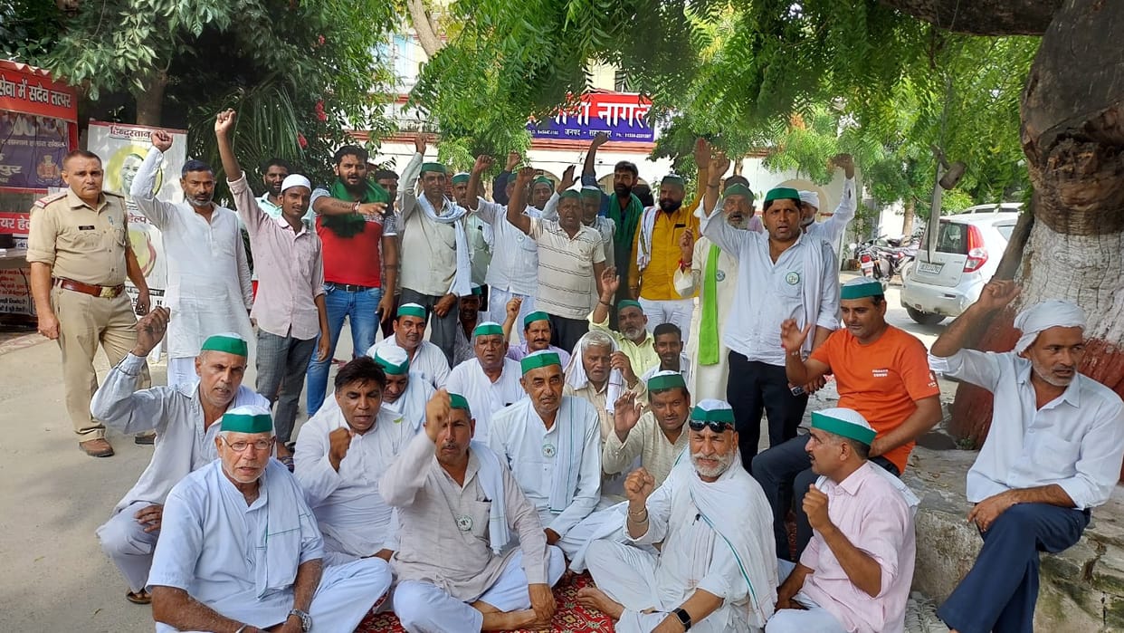 Protest at police stations against Rakesh Tikait's police custody