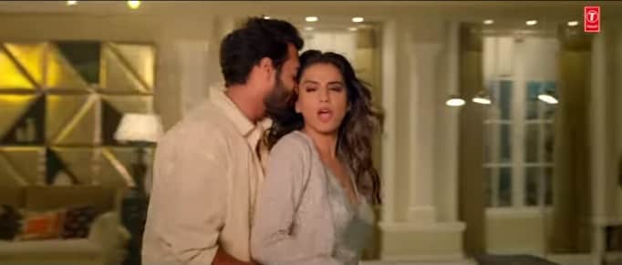 Bhojpuri actress Akshara Singh and actor karan khanna starrer new song 'Jhulaniya' released watch video here