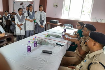 Police ki pathshala in varanasi PAC commandant taught the lesson of law