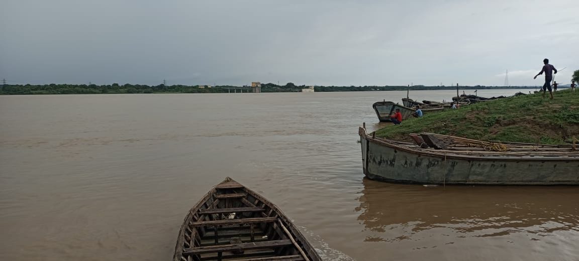 Rising Kilnahai river, hundreds of bighas of crops submerged