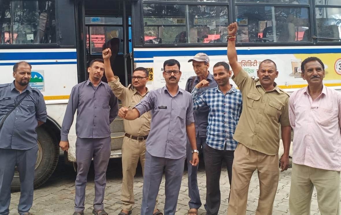 Protest By Roadways Staff Union in Lohaghat