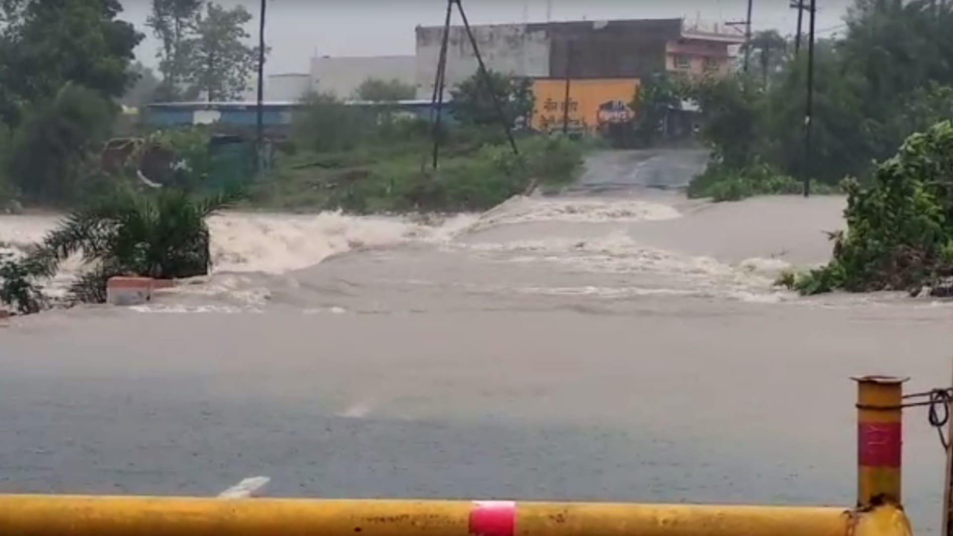 Rain in Shajapur water entered  houses in Shajapur
