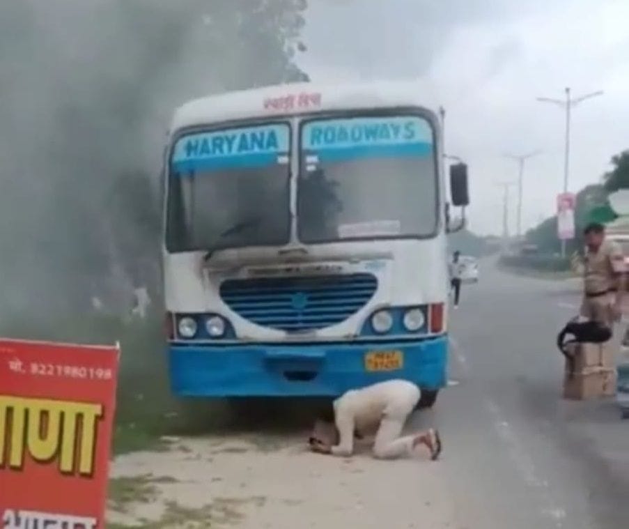 Smoke came out after short circuit in the bus going to Kotkasim