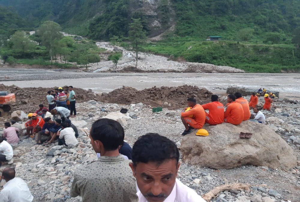 Cloudburst in dehradun: buried House Roof seen after debris clear missing people can found Now