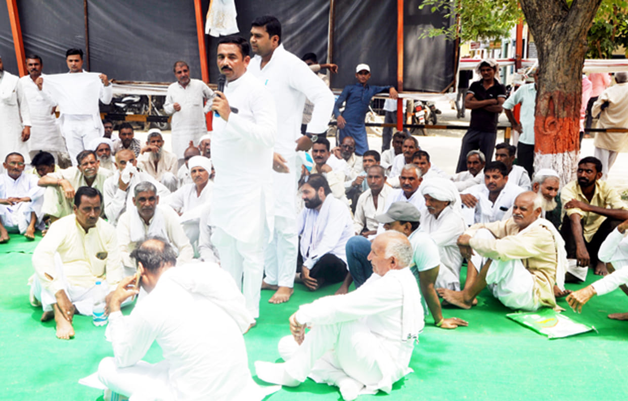 Demonstration at Collectorate against corruption in Health Department