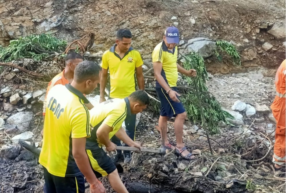 Cloud burst in Tehri: Search operation continues to find Five people buried under debris