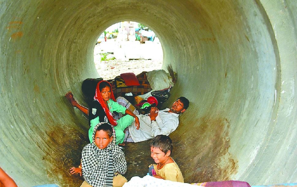 Ganga flood in varanasi Many families become homeless see in photos