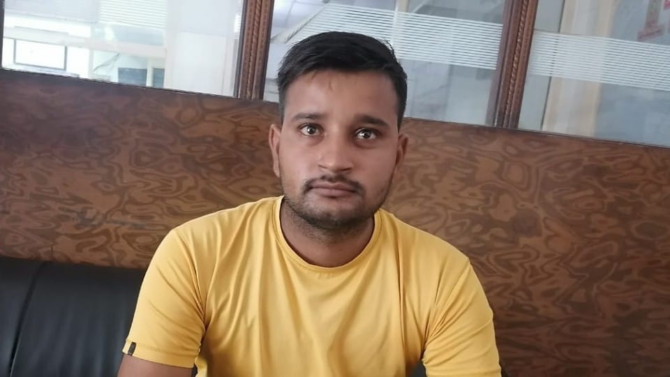 70 thousand rupees cheated from the candidate during SSC exam in Agra