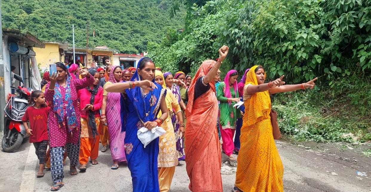 Womens Protest against alcohol in Chamoli Karanprayag Bagoli village