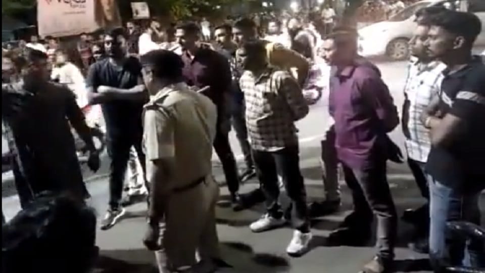 -Gujarat BJP MLA Bharat Patel Threatens Police Video Viral News In Hindi