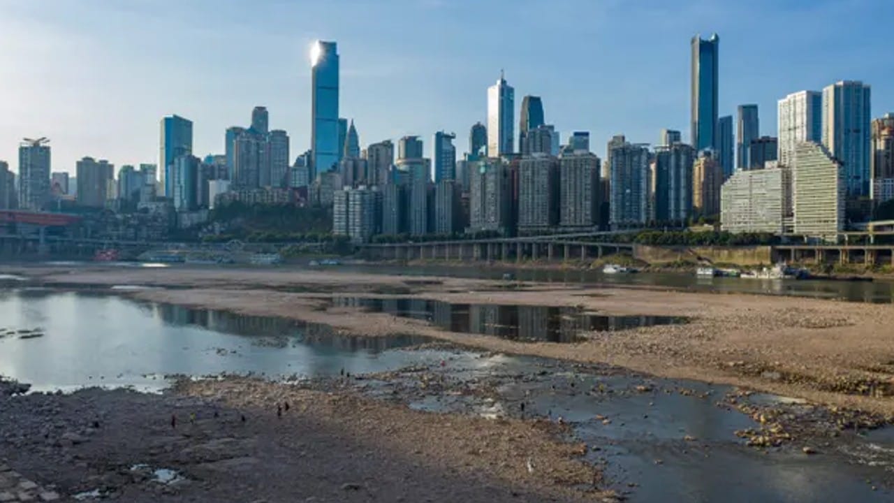 China Drought: Outcry in China, the biggest river dried up, people craving for drinking water, malls closed