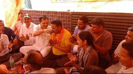 The fast ended on the assurance of the MLA