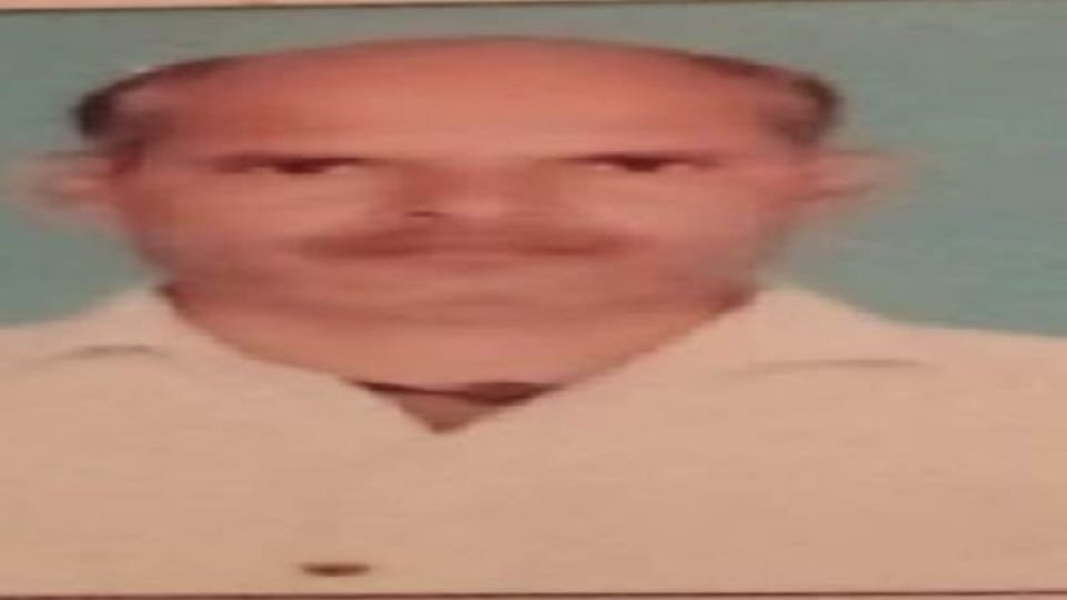 dead body hanged on the tree after killing daughter etah UP News