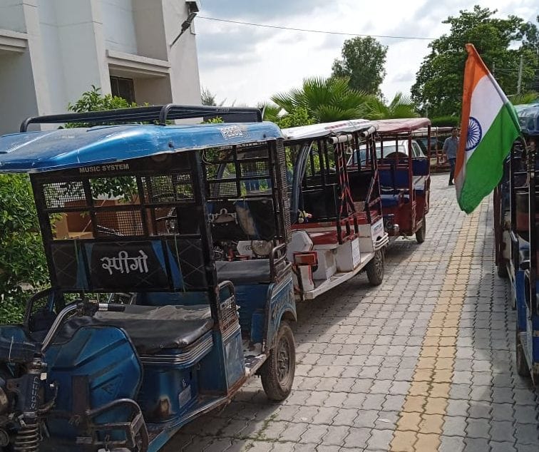 50 e-rickshaws parked in ARTO office
