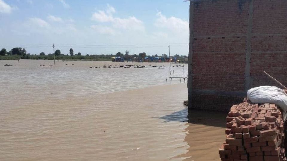 flood water reached 40 villages of kasganj after Ganga water level rising