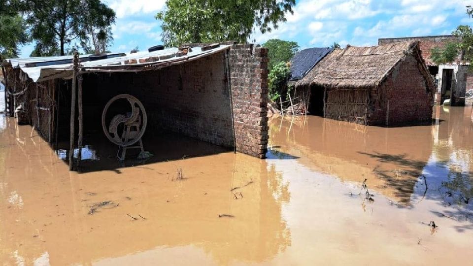 flood water reached 40 villages of kasganj after Ganga water level rising