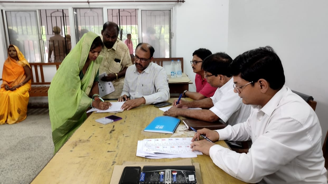 no confidense motion of haser bazar block pramukh post