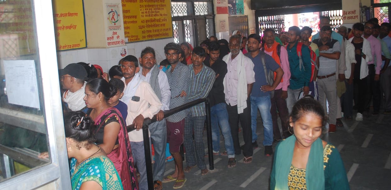 Hathras: Fever created an outcry, the patient crossed two thousand daily