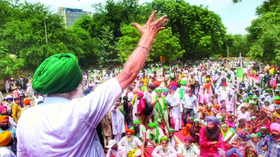 Farmers Mahapanchayat at Jantar Mantar about five thousand farmers reached put 9 demands including guarantee o