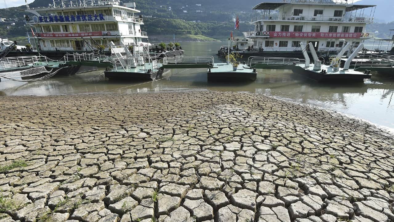 China Drought: Outcry in China, the biggest river dried up, people craving for drinking water, malls closed