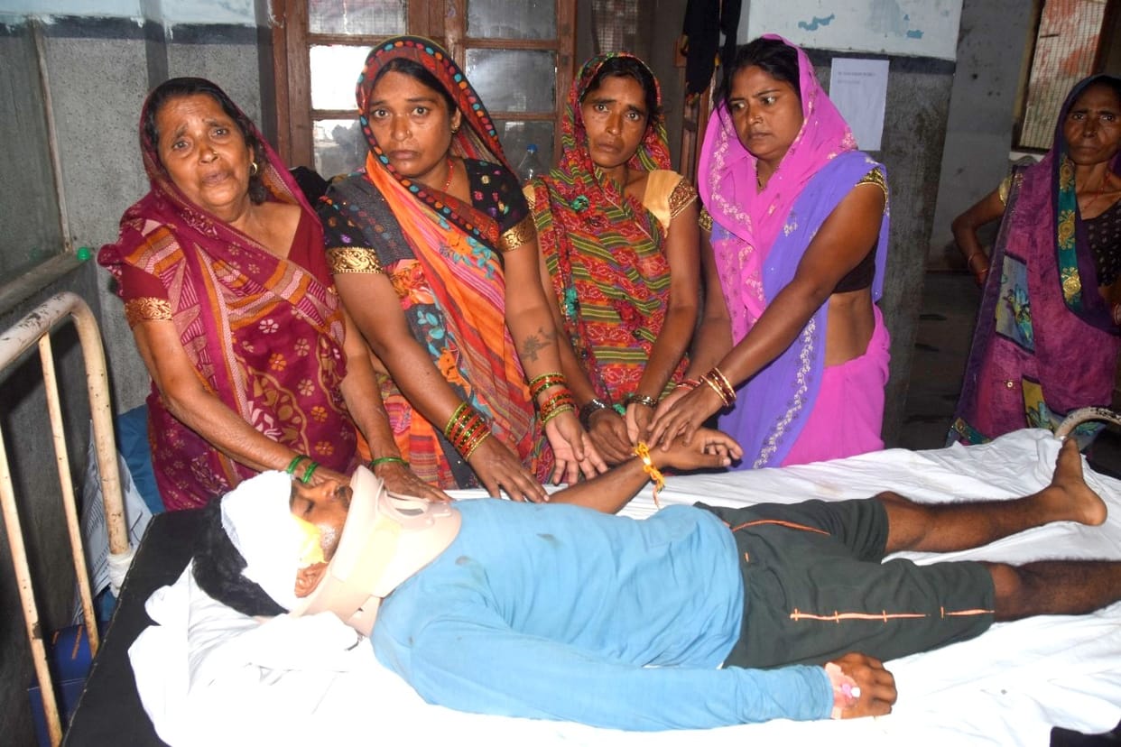Laborer's neck broken due to police beating in Kanpur, policeman's name missing from trial