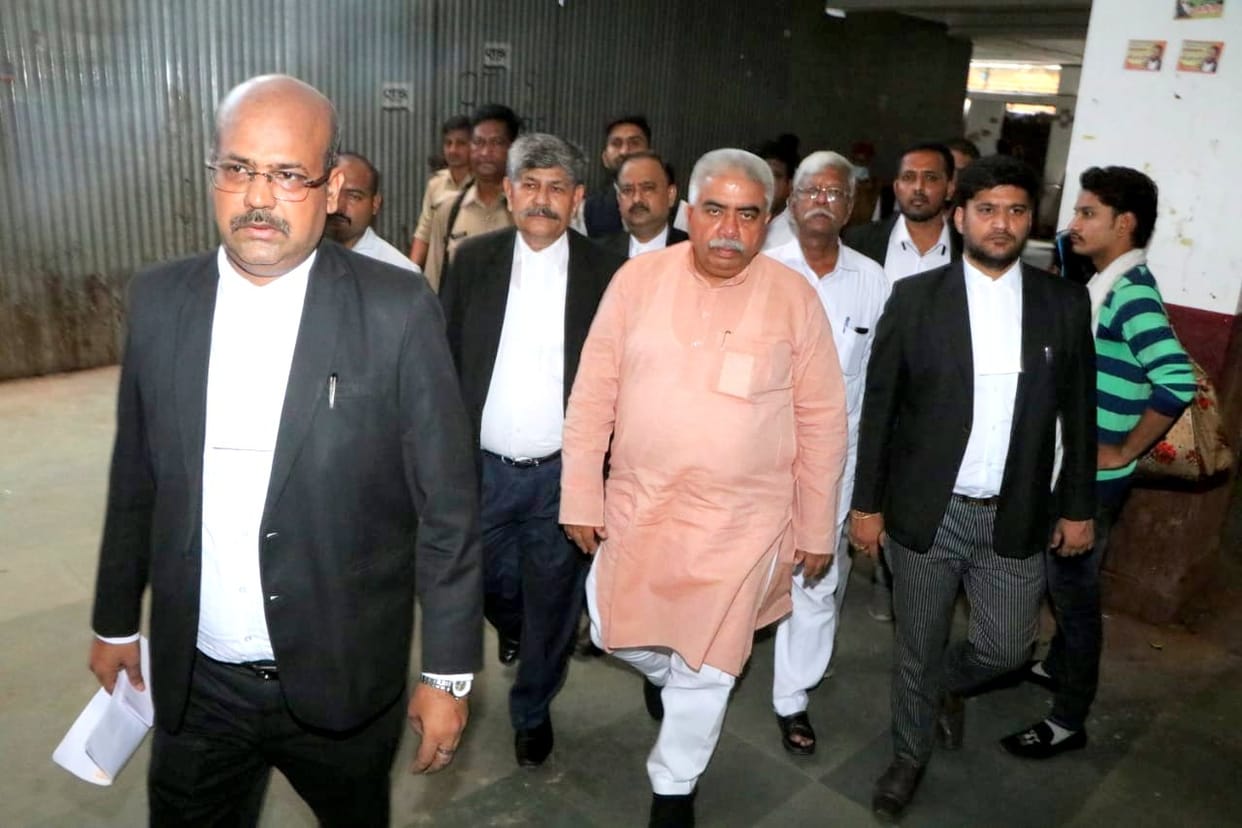 Cabinet minister Rakesh Sachan got bail from the sessions court, released on two bails of 25-25 thousand