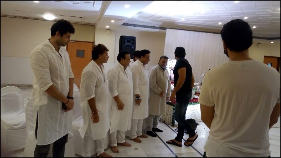 Veteran film stars gathered in KC Sharma prayer meeting remembered unwavering devotion to Krishna
