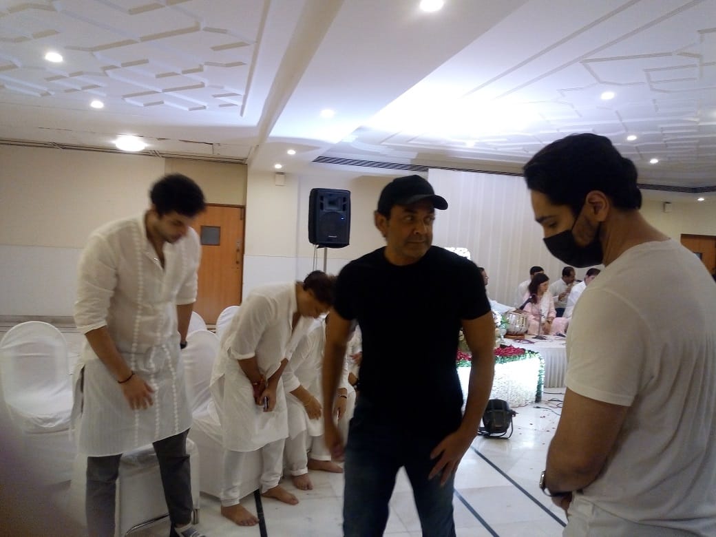 Veteran film stars gathered in KC Sharma prayer meeting remembered unwavering devotion to Krishna