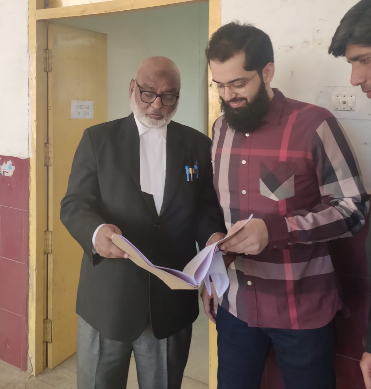 PRAYAGRAJ: Baahubali Mafia Atiq Ahmed's 2 Lakh Prize Bete Umar Also Surrendered