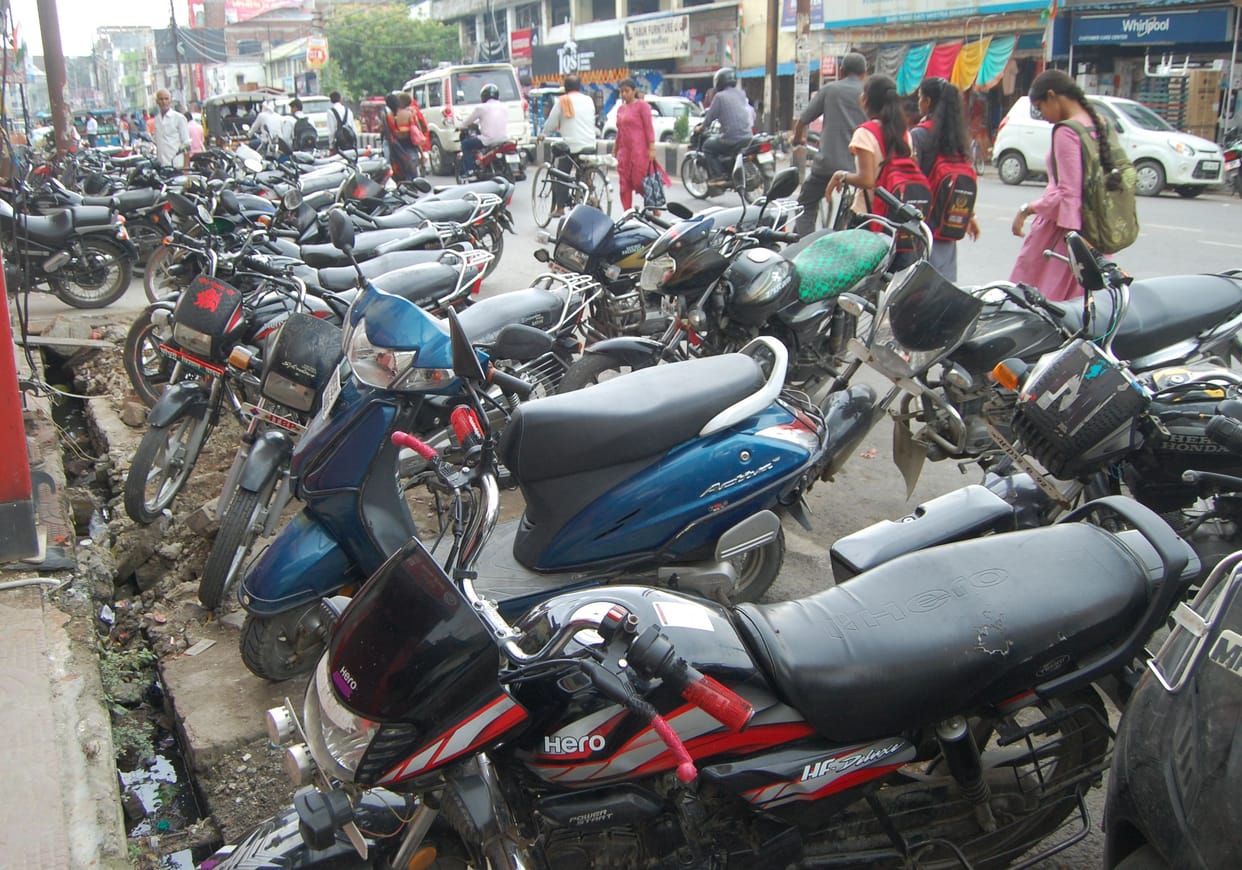 illegal parking causing jam