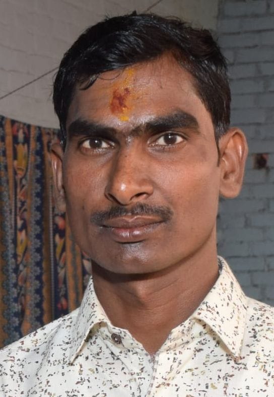 Fatehpur: Bolero collided with a power pole and crushed the youth