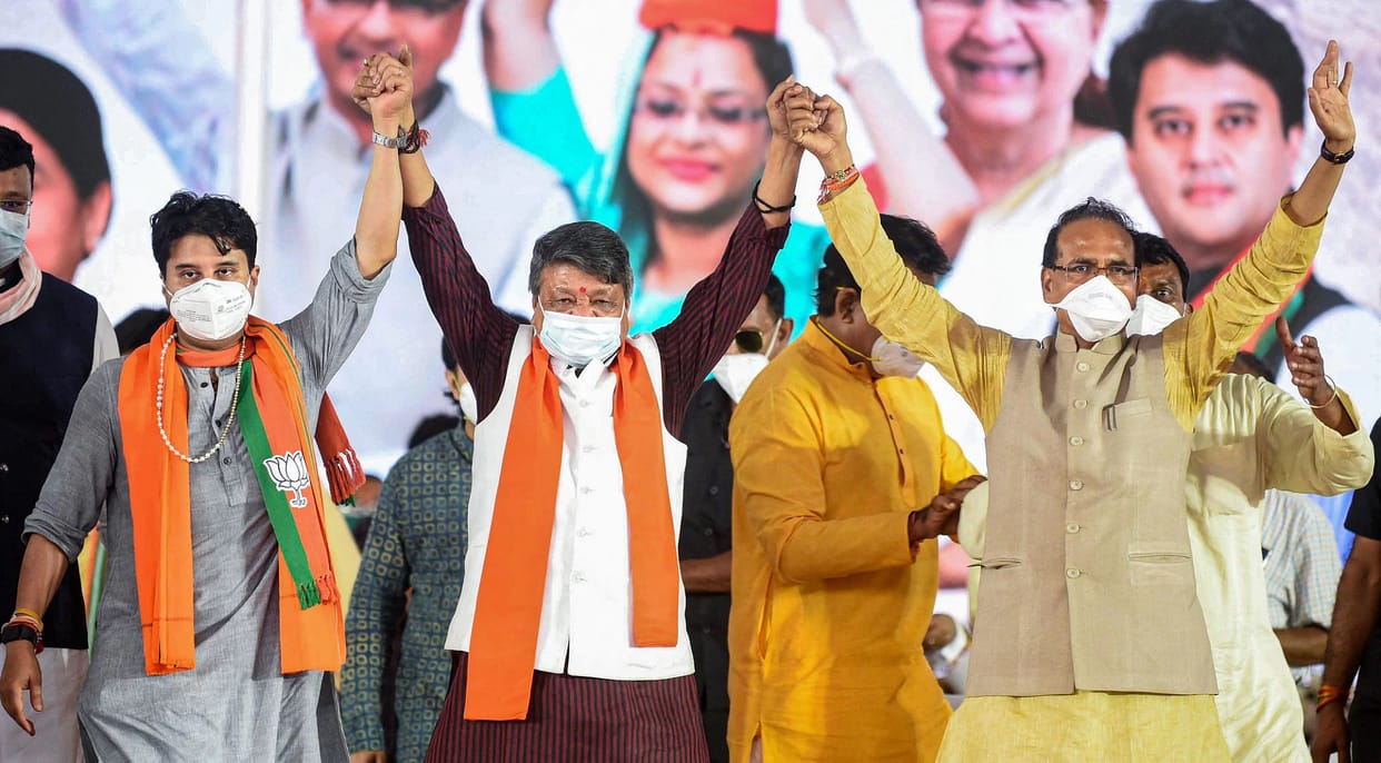 MP Politics: jyotiraditya scindia and kailash vijayvargiya met surprisingly