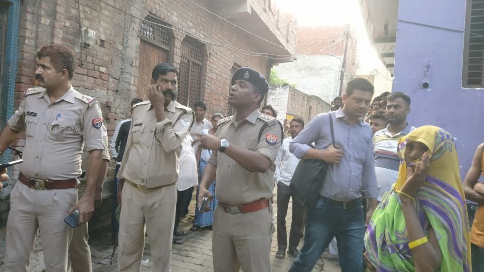 Four sisters beat the young man to death in Firozabad