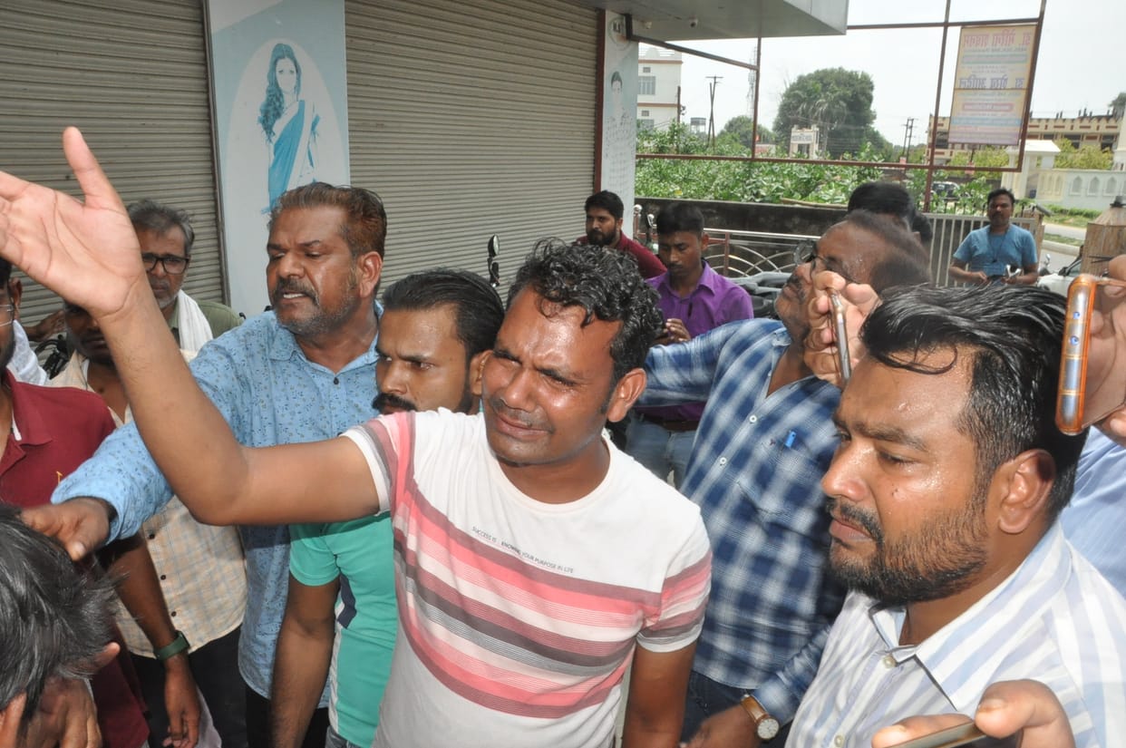 Mukhtar's close friend's complex attached