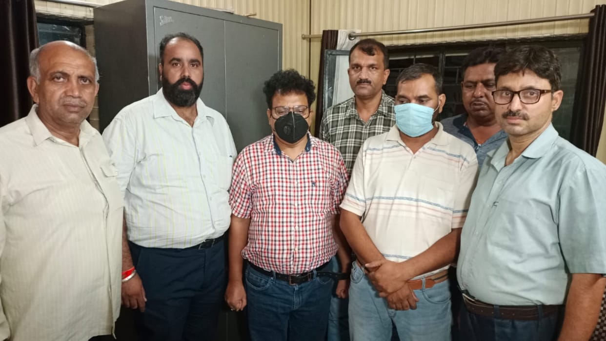 Anti-Corruption team arrested Senior Measurement and Weighing Inspector taking bribe in Muzaffarnagar