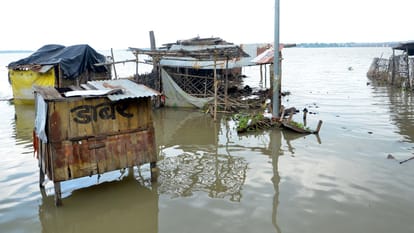 Some relief due to slowing down of Ganga-Yamuna speed but danger remains, situation may worsen after tw