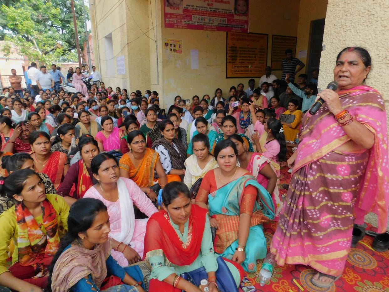 Contract workers locked the CMO office, the employees remained hostage for four hours