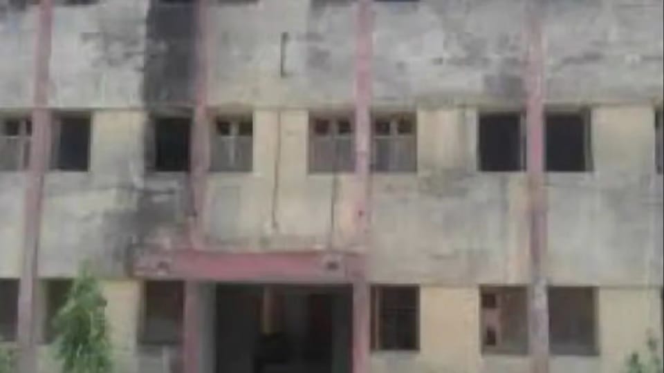 Chief Engineer complained about unauthorized residents of Hydil Colony in Gorakhpur