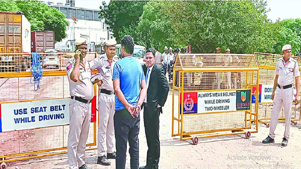 Neighbor misdeed a teenager in Gurugram Sector 37 police station
