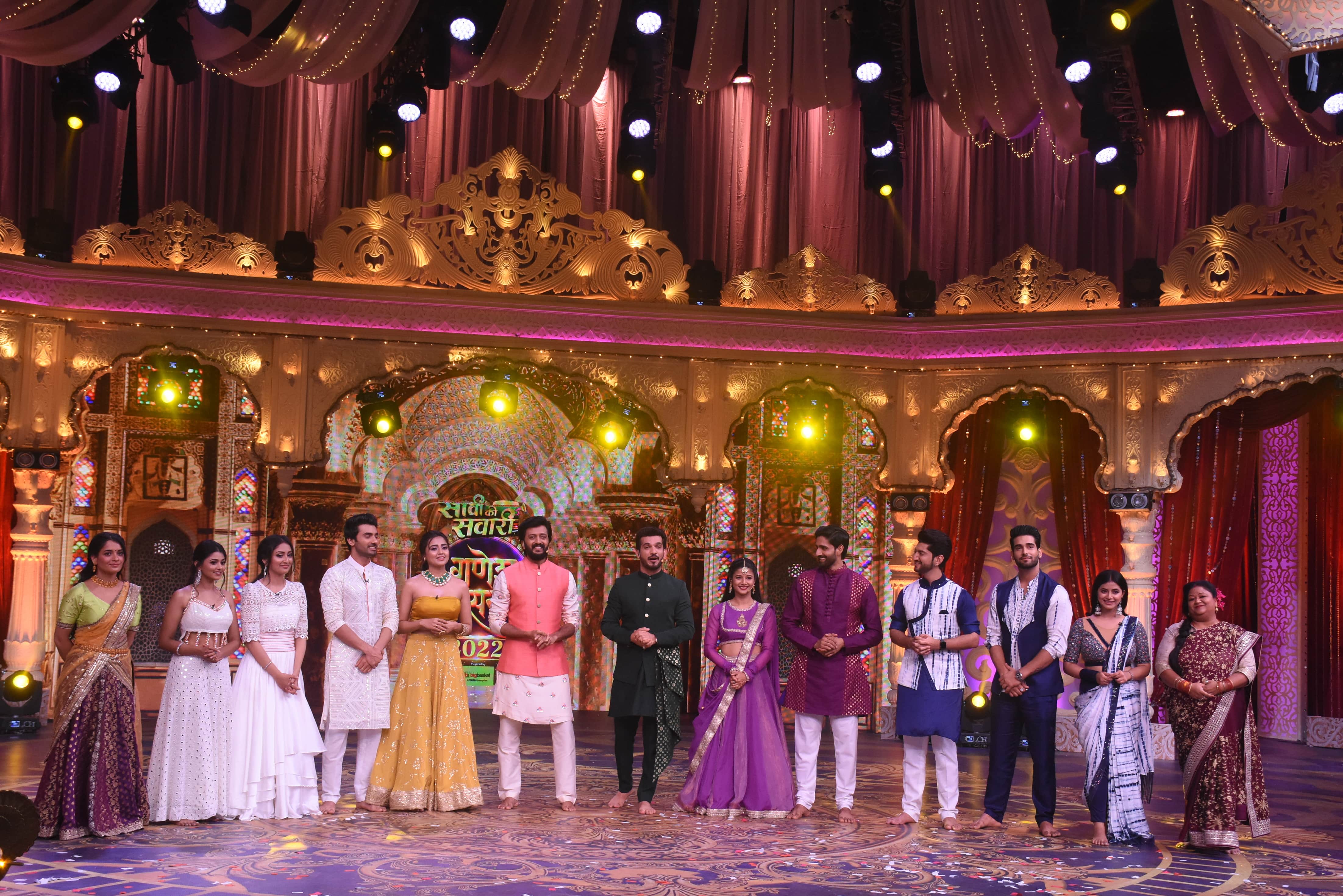 Ganeshotsav 2022: Saavi ki Sawari Ritesh Deshmukh performs Ganpati Maha Aarti Rubina Dilaik Tejaswi Prakash