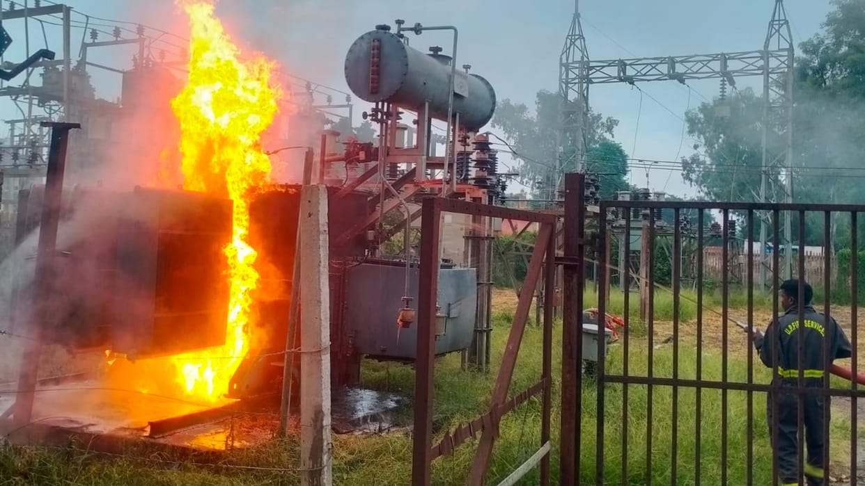 Electricity crisis in 400 villages in Sitapur.