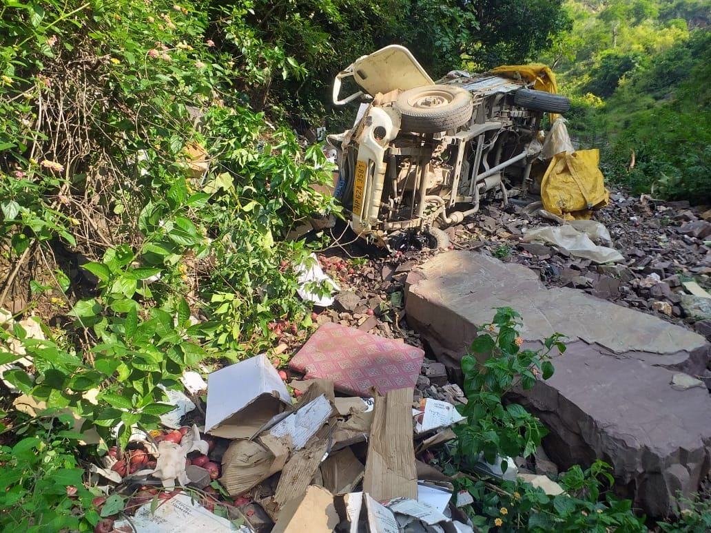 two died in accident in himachal and uttrakhand