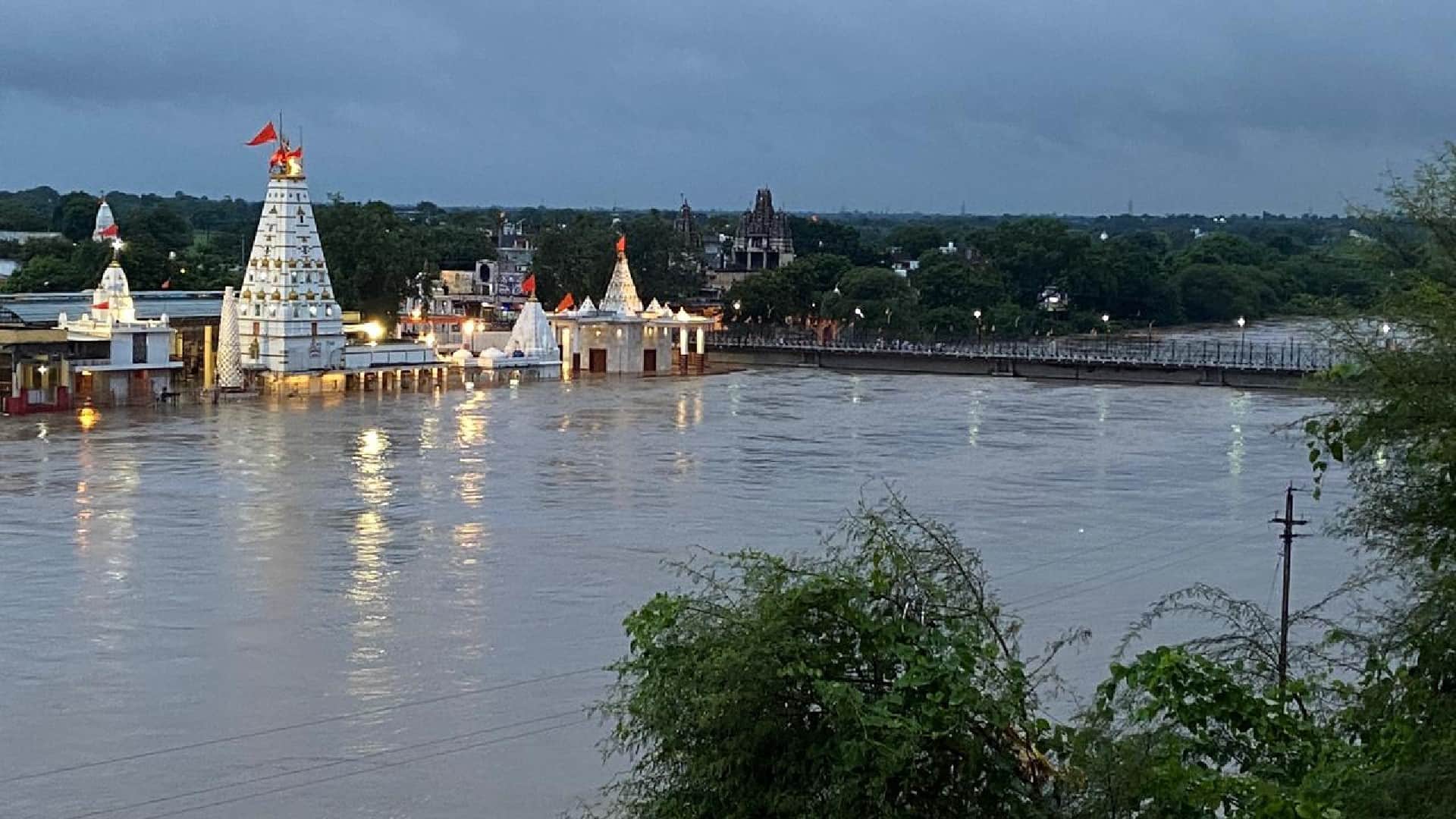 Heavy Rain in Madhya Pradesh: Heavy devastation due to rain, know what is the current status of rivers