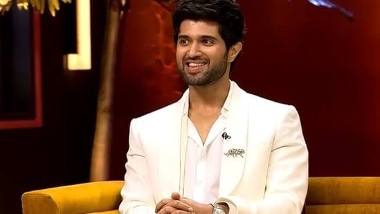 Liger Actor Vijay deverakonda want to steal king title from Shahrukh Khan
